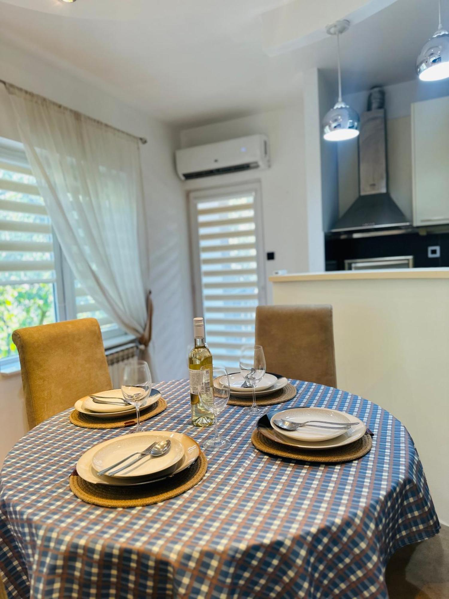 Urban Stay Skopje Buitenkant foto