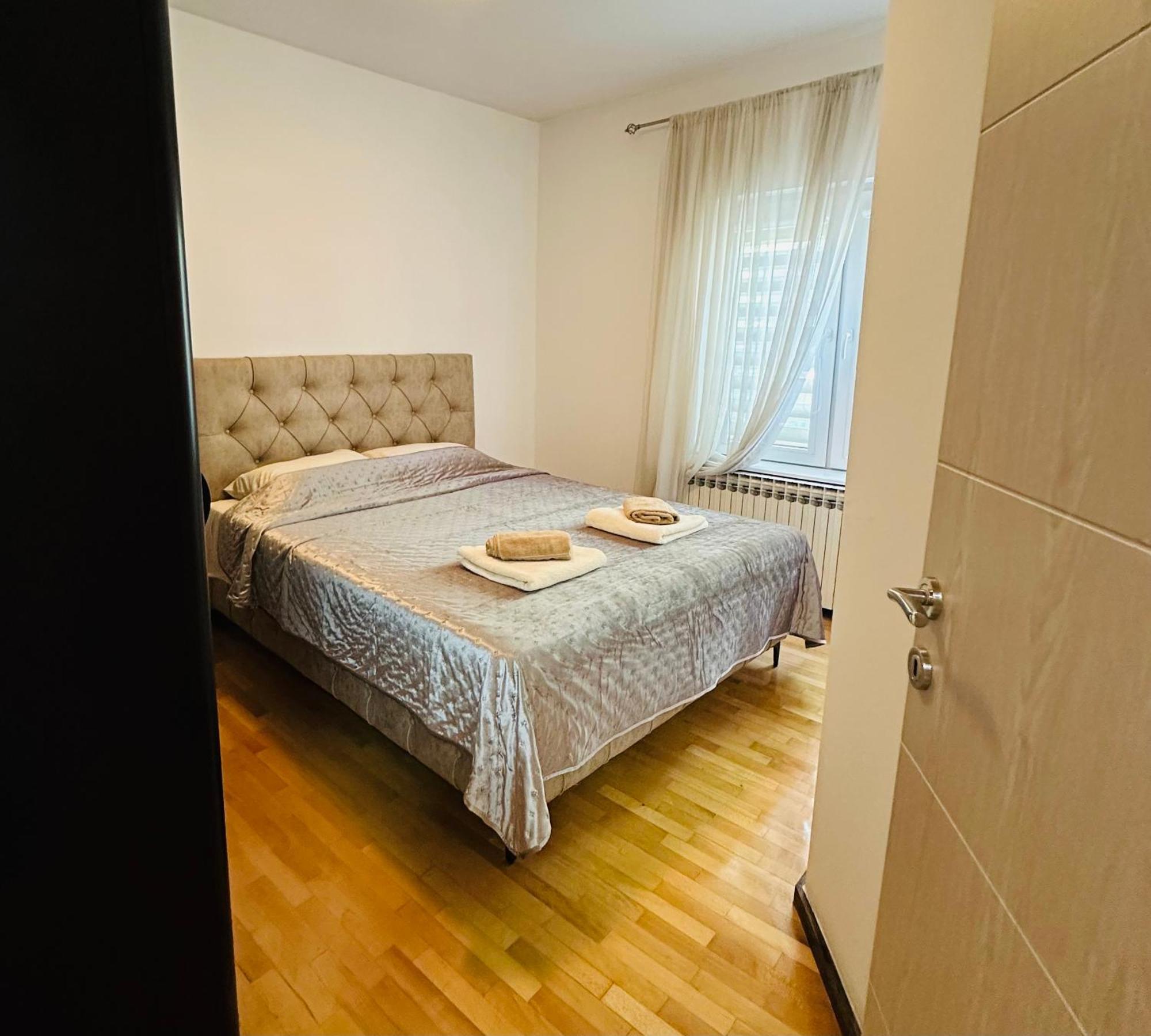 Urban Stay Skopje Buitenkant foto